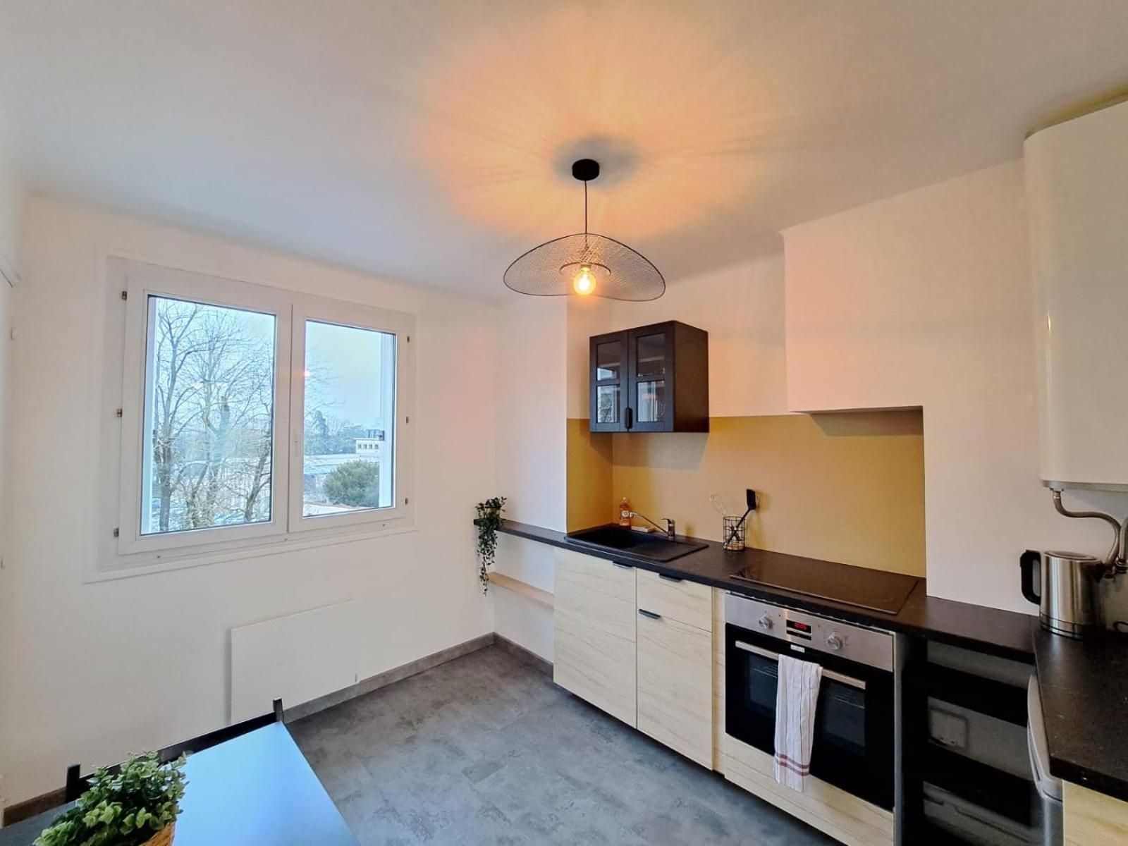 Appartement Cosy Au Coeur De Reims Bagian luar foto